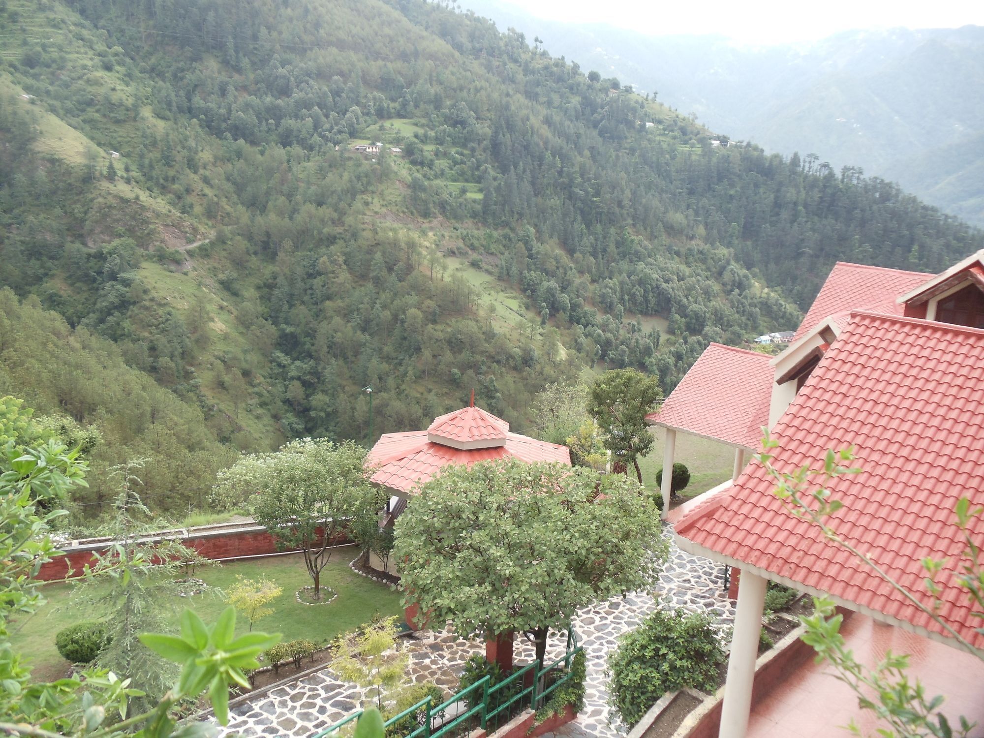 Manla Homes Resort Shimla Eksteriør billede