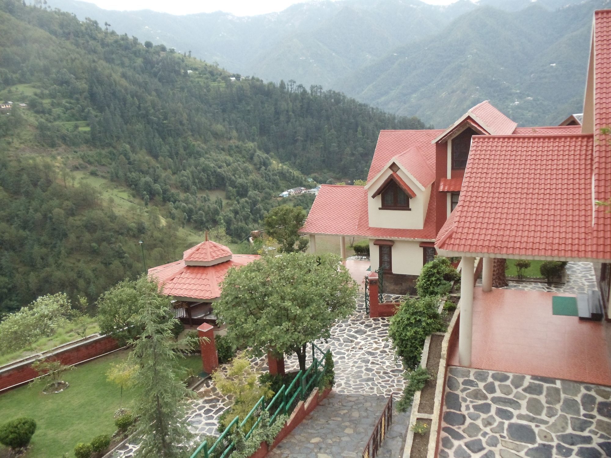 Manla Homes Resort Shimla Eksteriør billede