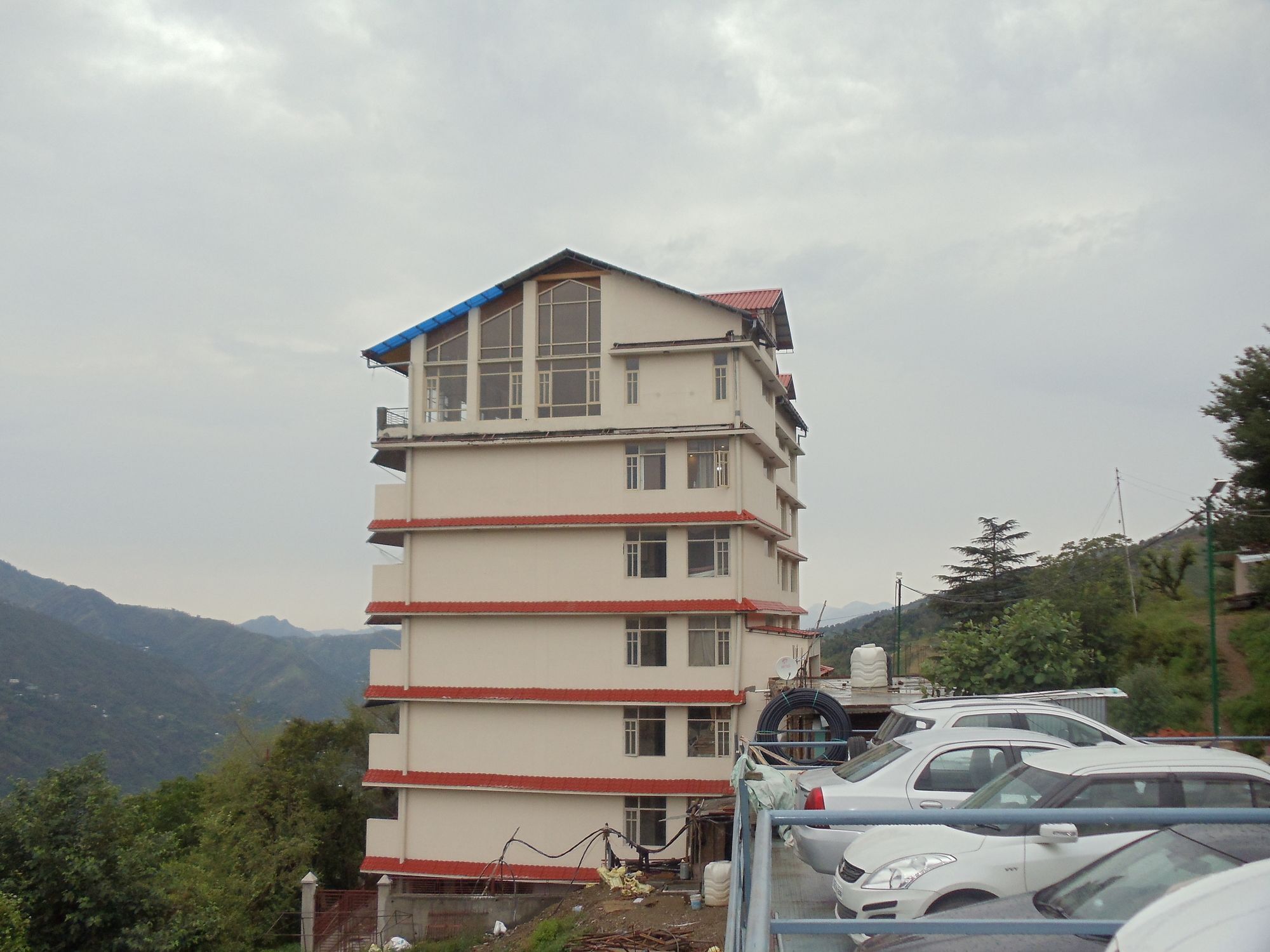 Manla Homes Resort Shimla Eksteriør billede